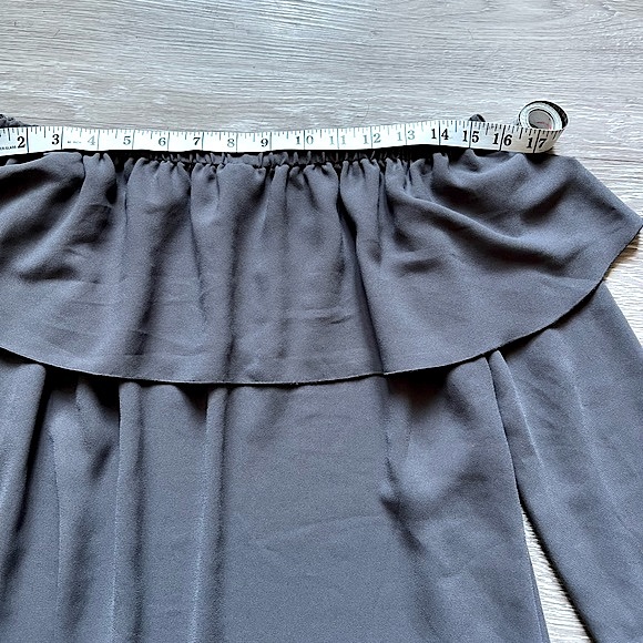 ARITZIA • WILFRED • Morel Off-Shoulder Blouse • Size Small • Slate Grey - Picture 8 of 16